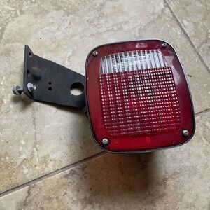 Grote 9130 Red Truck Trailer Tail Light Lamp‎ w/ Bracket